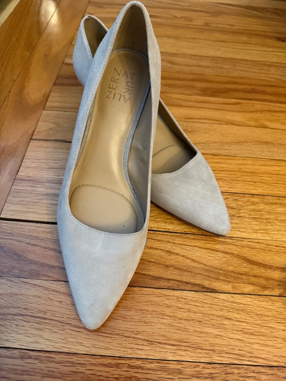 Naturalizer Women's Light Gray Suede Pointed Toe Heels